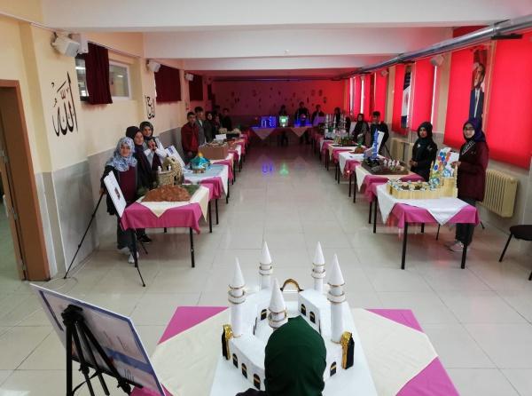 İslami Eserler ve Coğrafya Sergilerimiz